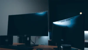 Comparison of Dell U2724D and U2724DE monitors for buying decision