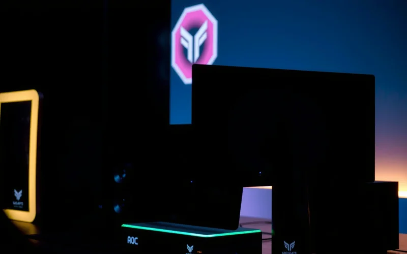 Gigabyte M27Q vs AOC Q27G3XMN: Which 27-inch 1440p Gaming Monitor?