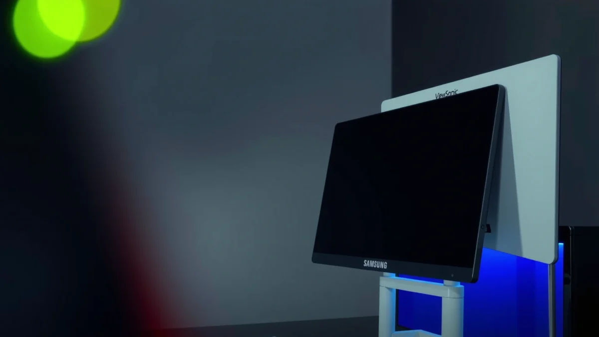 Comparison of Samsung and ViewSonic monitors for buyers considering their options.