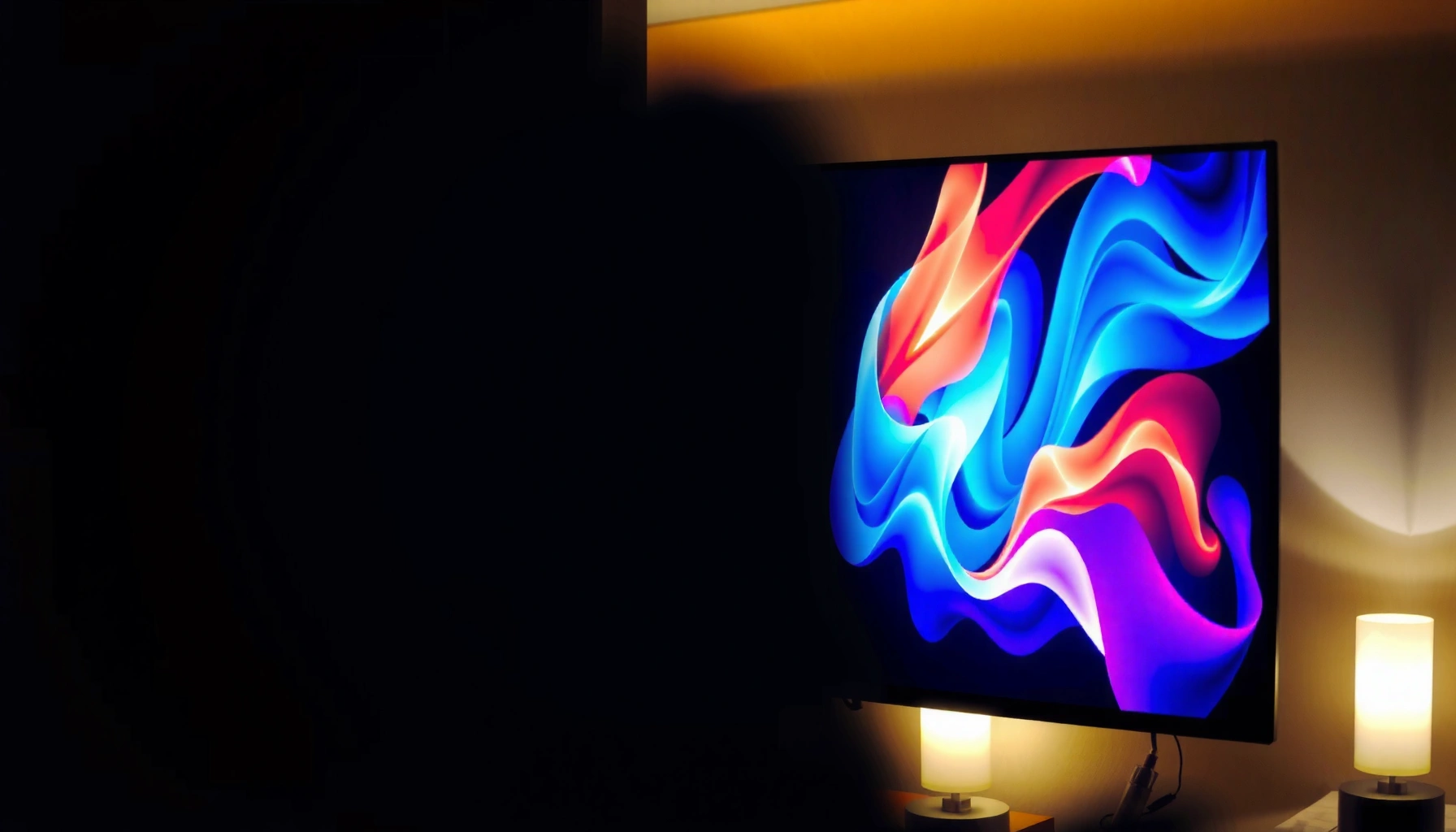 Comparison of TCL TV and Hisense TV picture quality in a side-by-side view.