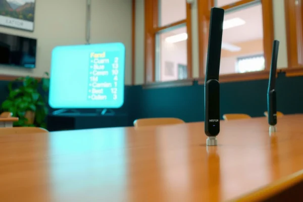 Image illustrating the number of router antennas needed for optimal Wi-Fi performance.